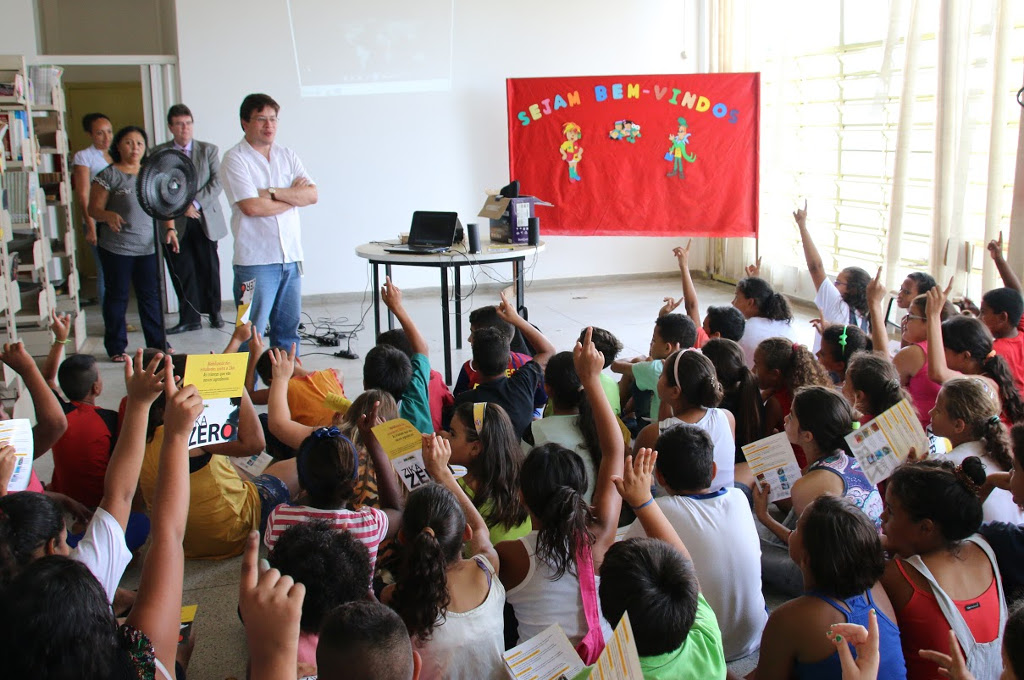 Palestra na Escola Municipal Arthur Natalino Deriggi,no dia 19/2, em São Carlos (SP). Foto: FAI.UFSCar