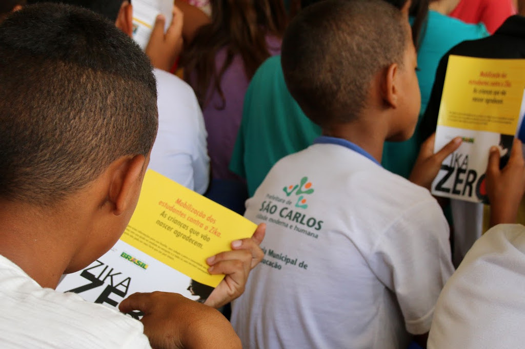 Palestra na Escola Municipal Arthur Natalino Deriggi,no dia 19/2, em São Carlos (SP). Foto: FAI.UFSCar